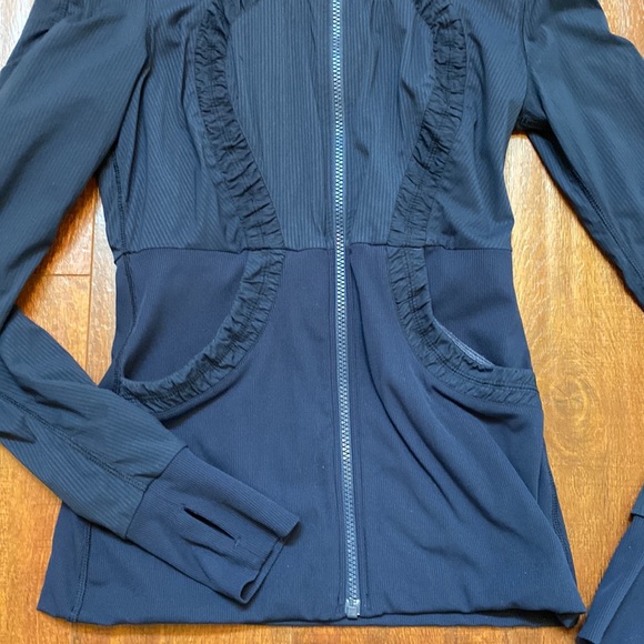Lululemon Reversible Jacket - Picture 4 of 11